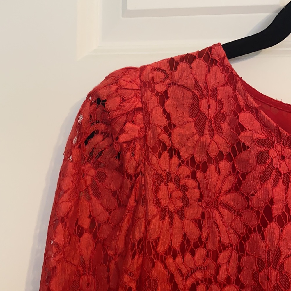 Red pattern blouse - Picture 3 of 3